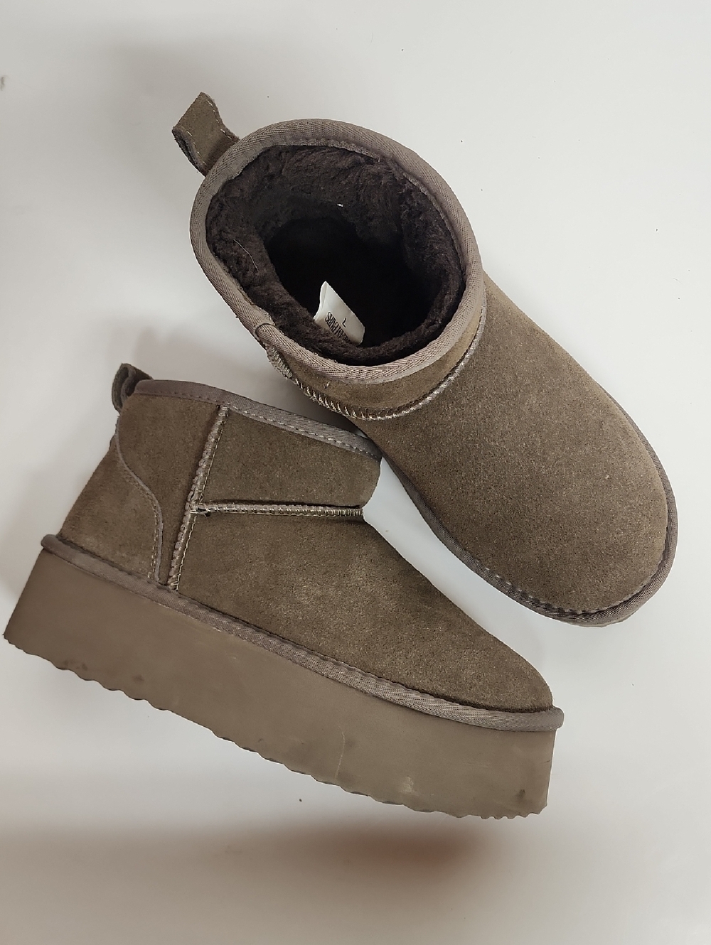 Dream Pairs Plush-Lined Platform Ankle Booties in Taupe Brown Size 7 Minimalist
